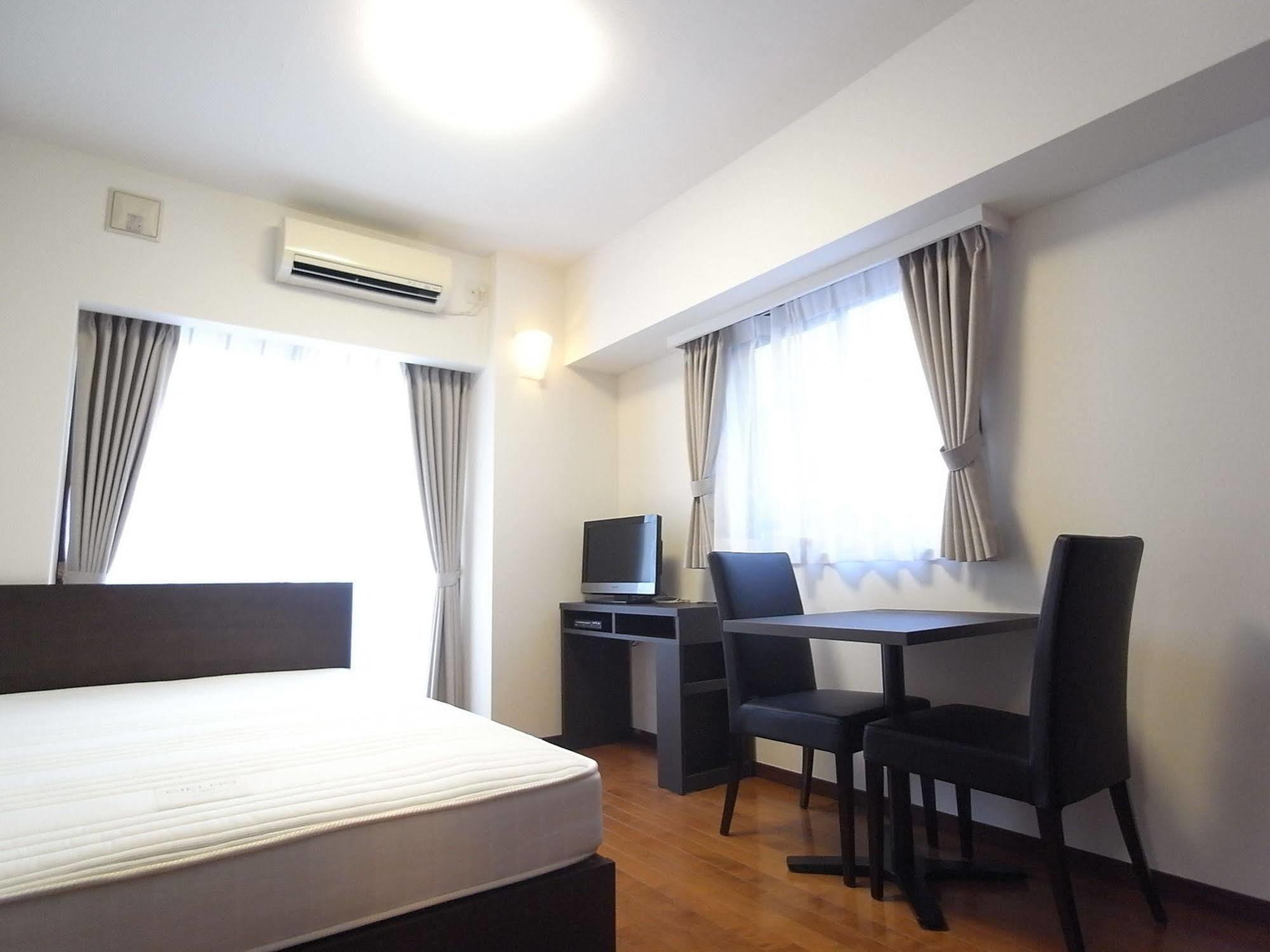 Palace Studio Shinjuku Tochomae Токио Экстерьер фото