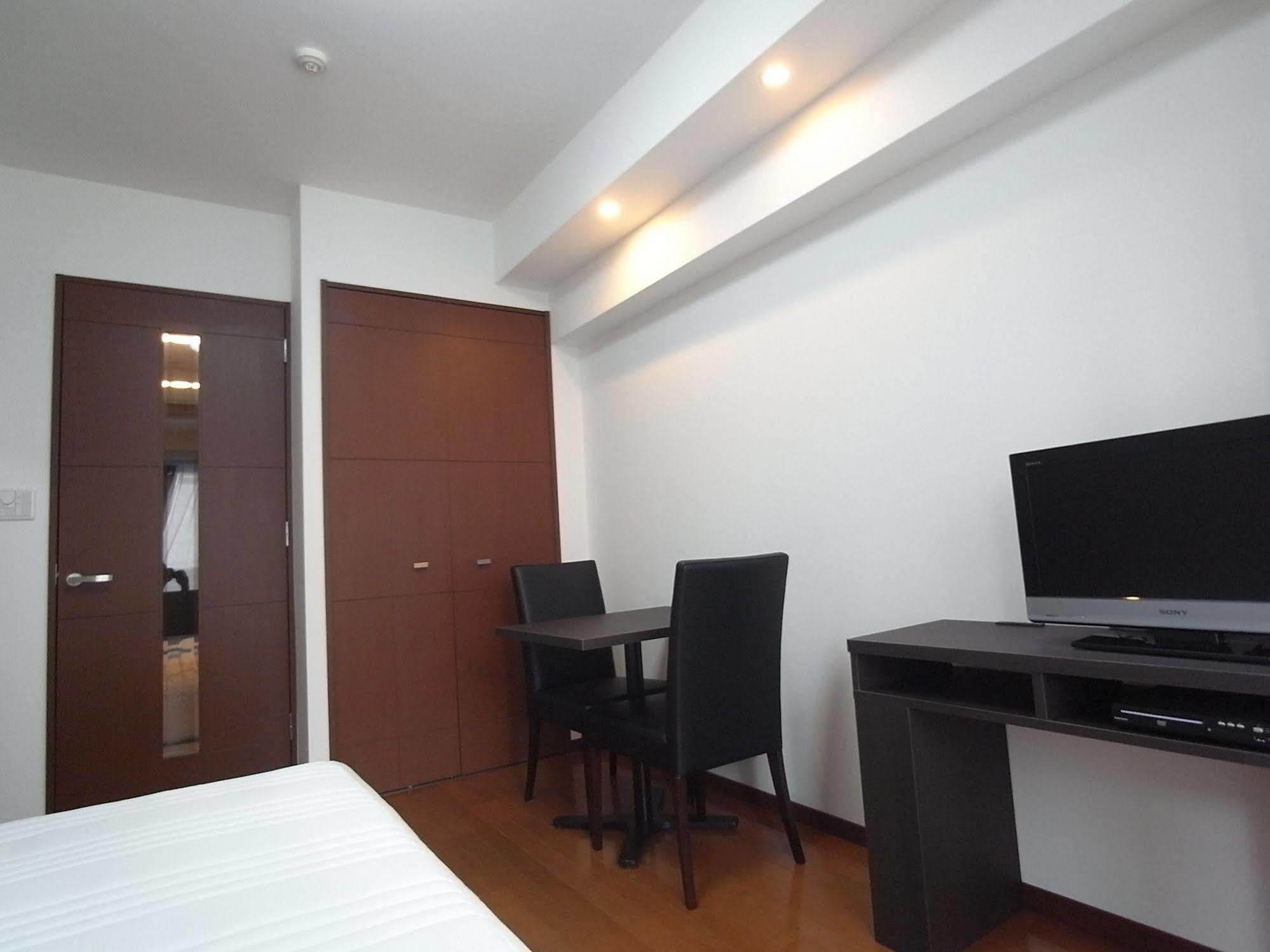Palace Studio Shinjuku Tochomae Токио Экстерьер фото